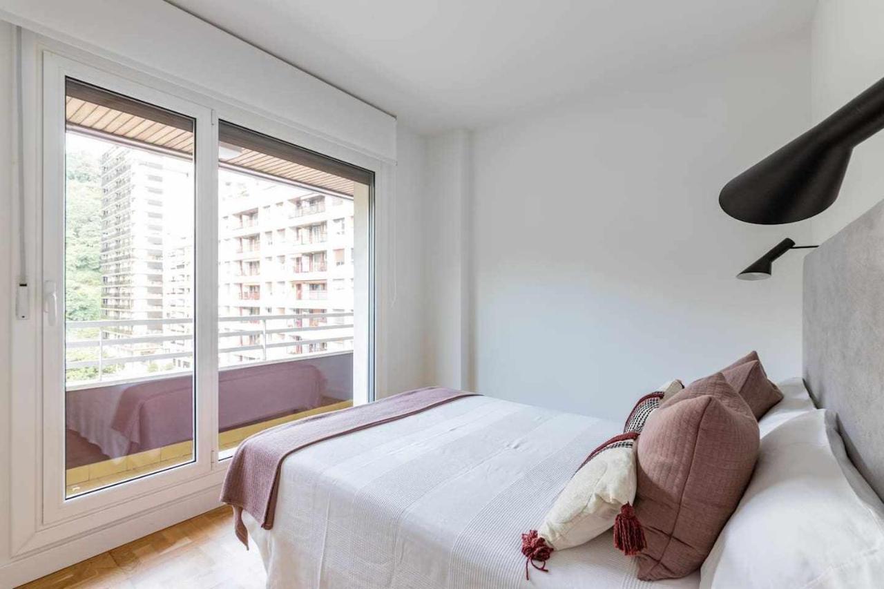 New Amara Suite Friends & Families Parking ซานเซบาสเตียน ภายนอก รูปภาพ